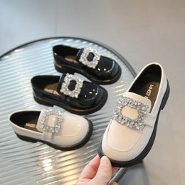 Korean Style Kids Leather Shoes Spring Autumn Rhinestones Girls Versatile Slip-on Simple Children Fashion Loafers Casual 240122