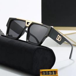 Luxury Designer Sunglass Big Frame Sunglasses for Women Men Sun glass Leg Letter Design Goggle Adumbral Classical Black Outdoor Eyeglasses