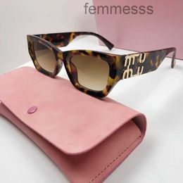 Fashion Sunglasses Mu Womens Personality Mirror Leg Metal Large Letter Design Multicolor Brand Glasses Factory Outlet Promotional SpecialB6QI B6QI