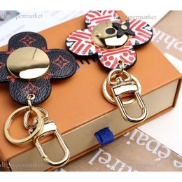 Classic Artistic Elements of Men and Womens Louiseities Viutonities keychain Key Rings Canvas Depicting Complex Geometric Patterns Mascot Key Rings