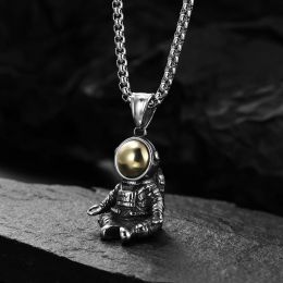 Punk Personality Astronaut Pendant Necklace For Men Women Fashion Hip Hop Wear 14K White Gold Necklaces Chain Jewellery Gift