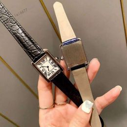 Top Lady Watch New Fashion Women Watches Casual Rectangule Leather Strap Feminino Quartz Wristwatches Fashionable Goods in Europe and America
