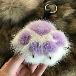 Women Creative Real Mink Fur Cat Paw Keychain Cute Bag Charm Ornaments Soft Pompom Plush Cute Bear Claw Key Ring Car Key Pendant H4992067