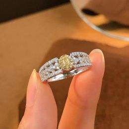 Bands Fashion Exquisite Yellow Crystal Jewelry Silver Color AAA Cubic Zirconia Vintage Female Wedding Engagement Rings Trendy Jewelry