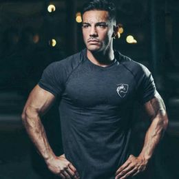 Men's T-Shirts Compression Quick Dry T-shirt Men Running Sport Skinny Tee Shirt Male Gym Fitness Bodybuilding Workout Shirt Tops Clothing T240124