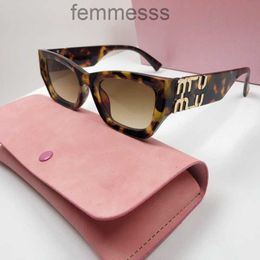 Fashion Sunglasses Mu Womens Personality Mirror Leg Metal Large Letter Design Multicolor Brand Glasses Factory Outlet Promotional SpecialDXE0 DXE02V