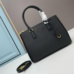 7A Mirror Quality Designer Bag Milano Large Classic Saffiano Retro Tote Fashion Messenger Handbags in Genuine Leather Women Man Un308t