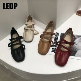 Ballet Flats Ladies Shallow Women Elastic Band Square Toe Pleated Female Single Shoes Mary Janes Cross Tied Vintage 240118