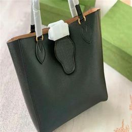 Top Quality Designer Women Shopping Totes Pure Color Double Metallic Letter Hanrdware Buckle Handbags Genuine Calf Leather Composi199H