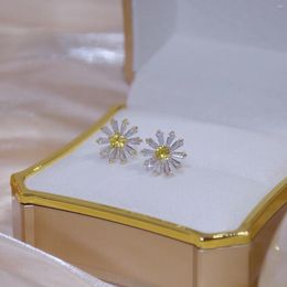 Stud Earrings Design Fashion Korea Jewelery Crystal Daisy Flower Exquisite For Woman Holiday Party Daily Elegant Earring