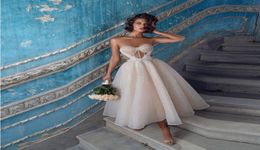 Sexy 2022 Wedding Dress Short Shiny Bridal Dresses Tea Length Beach Wedding Gowns Bow Sweetheart Vestido de Noiva3368078