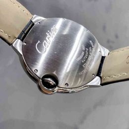 Роскошные наручные часы C Рождественские роскошные запястья часы для мужчин, женщины представляют дизайнерские модные женские женские баллоны Мужчина механический кварц A2PP BET3