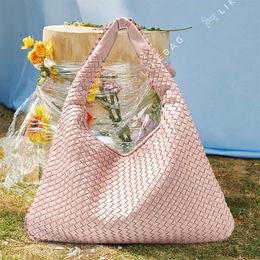 HBP Ladies Woven Solid Colour Large Capacity Hand bags ShoulderBag Simple Casual Soft Leather Shopping Bag 1111223A