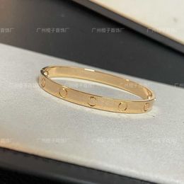 Designer C-arter Bracelet Edition CNC Precision V Gold Card Home Thread Wide Diamondless LOVE Simple and Advanced Couple Eternal OZ7F