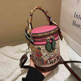 Bear Graffiti Bucket Bags for Women 2021 Cute Cartoon Tote Bag Aesthetic Silk Scarf Printing Fashion Women's Party Shoulder B322G