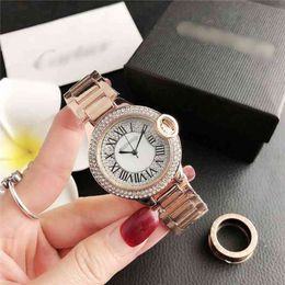 luxury wristwatch C Mens Luxury Wrist Watches Watch Men Women Fashion Montre Diamond Movement Designer Womens Mens Quartz Albw 01C0