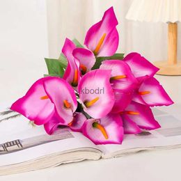 Faux Floral Greenery Artificial Calla Lily Flowers Bouquet Table Bedroom Decoration Accessories Outdoor Bridal Wedding Bouquet Christmas Decorations YQ240125