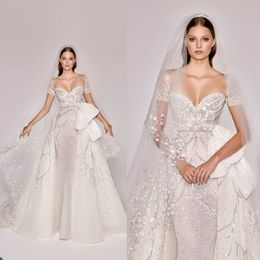 Elegantes A-Linie-Hochzeitskleid für Damen mit Herzausschnitt, kurzen Ärmeln, Brautkleidern, Paillettenapplikationen, abnehmbarem Zugkleid, nach Maß
