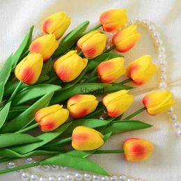 Faux Floral Greenery 35cm 3/5pcs White Tulip Simulation Feel Tulip Flower Home Decoration Ornaments Wedding Photography Props Fake Flowers YQ240125