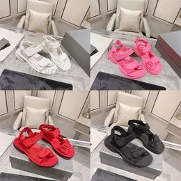 Designer Sandals Women Travel Sandals Fashionable Summer Versatile Flat Slippers Loop Rubber Hollow Waterproof Slippers Leather Pool Slippers