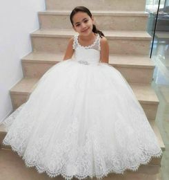 2024 Simple Lovely Flower Girls Dresses For Weddings Sleeveless Scoop Neck Lace Appliques Princess Kids Birthday Girl Pageant Gowns Floor Length Corset Back