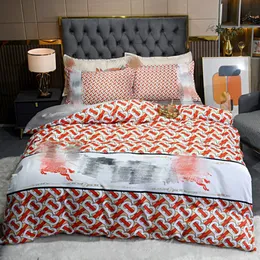 Luxury designer bedding sets logo full letter printed queen king size duvet cover quilt bedroom designer bed sheet pillowcases comforter set covers 4 pcs