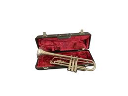 YTR-1310 Trumpet with Hard Case Silver Nickel Mouthpeace