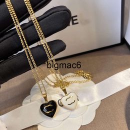 Luxury Brand Letter Pendant Necklace Heart Designed For Women Long Chain 18k Gold chaneellis jewelry necklace Designer Jewelry Exquisite Accessories Couple Gifts