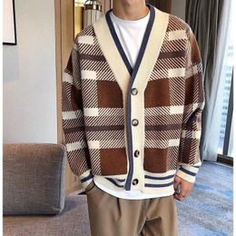 Men's Sweaters Men 2024 Spring Autumn Retro Korea Plaid Knitted Jackets Male V-neck Sweater Coats Leisure Loose Cardigan Overcoats