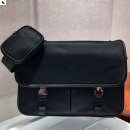 Designer bags mens shoulder bag 2V/D768 2v/d769 nylon leather messenger bags top quality Men and women classic fashion street luxury handbag purse