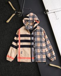 Luxury Design Men's Spring Print Coat With Hood Coat Commuter Casual Blazer Solid Colour Design Trend Simple Jacket Full Print Camouflage Hooded Classic Plaid Jacket