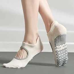 Sports Socks Women High Quality Yoga Socks Women Silicone Backless Non-slip Pilates Grip Low-ankle Sock Ballet Dance Sports Socks YQ240126