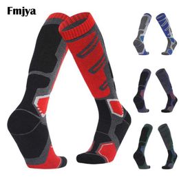 Sports Socks Professional Men Merino Wool Ski Socks Outdoor Sports Thickened Terry Keep Warm Knee High Long Skiing Snowboard Hiking Socks YQ240126