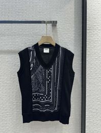 Thin black and white sleeveless sweater vest 2024 New Spring Summer V Neck Runway Tees High End Jacquard Women's Designer Tops Brand Same Style Sweater 0124-2