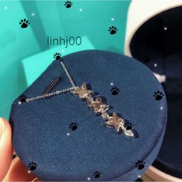 Pendant Necklaces Asymmetric Four Leaf Flower Necklace with Diamonds for Women Clavicle Bone Butterfly High Edition Trendy Z623 9vu3 9VU3