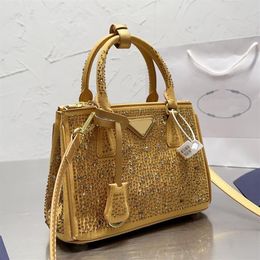 Diamond Shoulder Bag Handbags Fashion Crossbody Bags Large Capacity Women Tote Purse Classic Triangular Sheet Metal Silver Hardwar310J