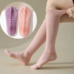 Sports Socks Solid Color Mid-calf Cotton Professional Anti-slip Sports Socks Women Indoor Fitness Dance Pilates Yoga Socks Compression Socks YQ240126