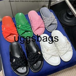 Chanells shoe Men Chanelity Slippers Women Puff Designer Quilted Pool Pillow Comforts Slides Sandal Cross Strap Mule Crystal Buckle Interlocking c Platform Footbe