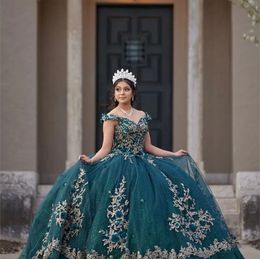 Glänsande smaragdgrön prinsessa utanför axelbollklänningen quinceanera klänningar pärlad applikation 3d blomma med Cape Celebrity Party -klänningar s