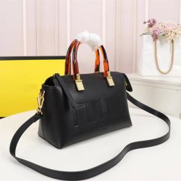 Luxury Women Handbag Boston Shoulder Bag Luxury Designer Handbag Alphabet Embellished Classic Style Leather Print Diagonal Straddle Wild Style Design Bag 2024