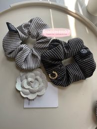 party gift New fashion C metal pearl fashion mark hair tie luxury hair rope classical scrunchies hair accessries with parper card