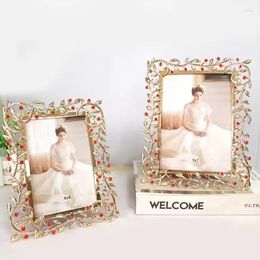 Frames 6/7-inches Nordic Style Fashion Golden Pictures Artificial Diamond Inlayed Pocard Stand For Room Decroation