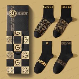 Men's Socks GDAD Men's Socks Cotton Sweat Anti-odor Breathable Socks Personalised Trend Sports Youth Fall And Winter Models Long Socks Boxed T240126