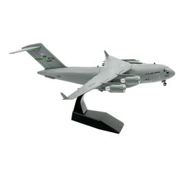 Alloy 1/200 C17 Airplane Diecast Model Desktop Decoration Gift Collectables with Base for Cafe Living Room Shelf Office Bedroom 240118