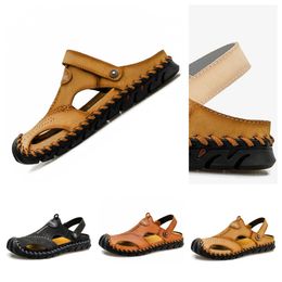 2024 Designer mens womens outdoor sandals mule flat sole sandals strap slippers pleated shoes leather herringbone slippers womens beach shoes