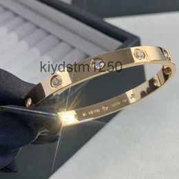 Luxury Designer Bracelet Bangle v Gold Non Tarnish Bracelets with Screwdriver 6mm w Inlaid 10 Diamond Mens Women Fine Jewellery Woman Gift Box 53A4