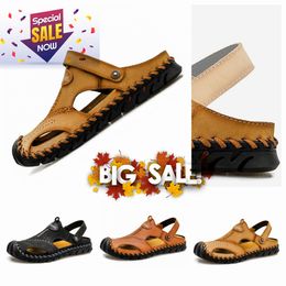 Designer mens womens outdoor sandals mule leisure classic flat sandals strap slippers pleated shoes leather herringbone slippers women's beach shoes