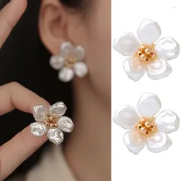 Stud Earrings Luxury Fashion Women French Retro Pearl Female Jewelry Sweet Flower 2024 Trendy Gift Accessories