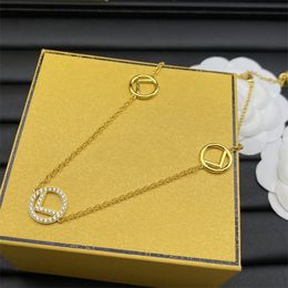 Pendant Necklaces Classic Van Clover Necklace Jewellery Designer for Women Titanium Steel Gold-Plated Never Fade luxury