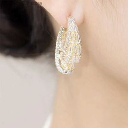 Stud New Unique Design Gold Colour Crystal Zircon Pendant Earrings for Women Exquisite Elegant Temperament Girls Trend Jewellery Gift Q240125